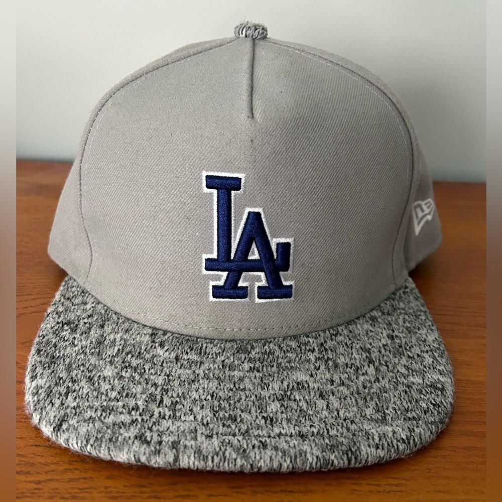 EXCLUSIVE New Era 9Fifty LA Dodgers Light Grey Soft  Bill Snapback Hat